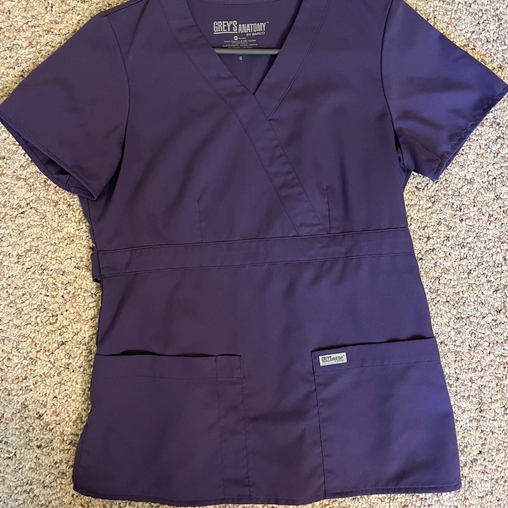 Greys Anatomy purple scrub top